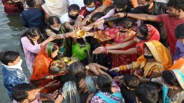 Chhath puja, Chhath puja celebrations, Chhath puja in public places, Chhath puja in river banks, Del