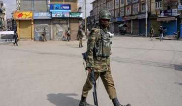 Restrictions on assembly of people continue in most of Kashmir, mobile Internet snapped again