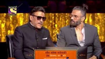 KBC 13: Suniel Shetty, Jackie Shroff flex muscles