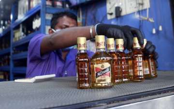 liquor vends to remain closed