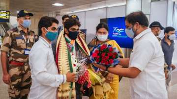 Tokyo Paralympics gold medallist Pramod Bhagat gets hero's welcome in home state Odisha