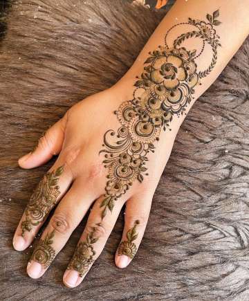 ❣️Bridal Mehndi designs 🤩 Videos • ꧁🅢🅐🅗🅘 🅢🅐🅘🅨🅐🅓꧂ (@sanaaz) on  ShareChat