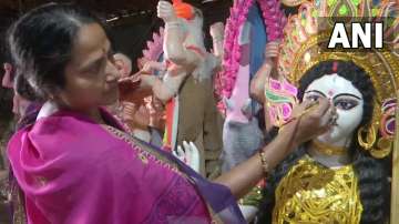Durga Puja 2021: Madhvi Pal, Jharkhand's first woman idol maker continues her late husband's busines