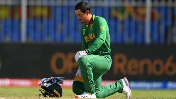 Quinton De Kock of South Africa takes the knee ahead of the ICC Men's T20 World Cup match between So