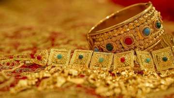 Gold prices likely to reach Rs 52-53,000-mark in next 12 months: MOFS