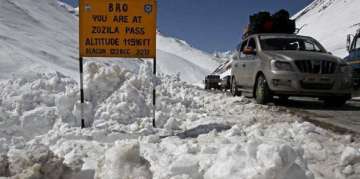 Jammu Kashmir snowfall