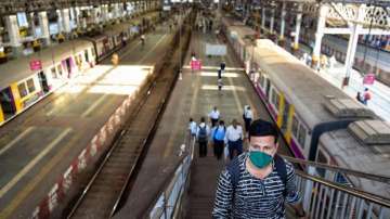 Maharashtra allows Railways to issue daily local train tickets to fully vaccinated people in Mumbai