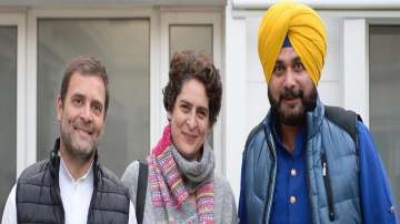 "Post or no post, will stand by Rahul and Priyanka Gandhi," tweets Navjot Singh Sidhu