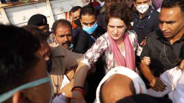 Priyanka Gandhi stopped from proceeding towards Agra