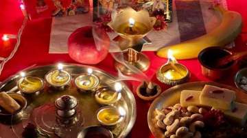 Vastu Tips: Do this work immediately after offering Bhog to God to avoid bad effect