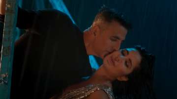 Tip Tip song: Katrina Kaif, Akshay Kumar raise temperature in Sooryavanshi's version of iconic song