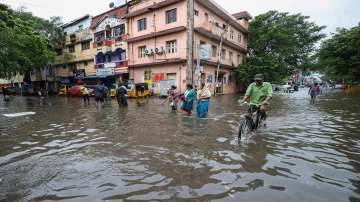 tamil nadu rains live updates, IMD red alert, Chennai heavy rainfall, schools colleges closed, lates