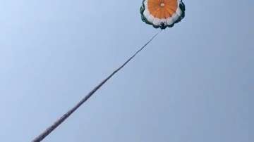 Gujarat couple experience life-threatening experience while parasailing in Diu.