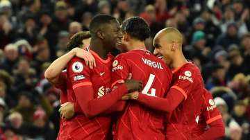 Liverpool team celebrating the win against Southampton 