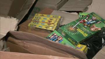 Delhi, firecrackers, firecrackers seized, Sadar Bazaar, Diwali, firecrackers ban, delhi government, 