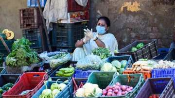 India, india October retail, inflation, inflation rate inches up high food, input prices, latest bus