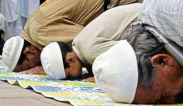 namaz row