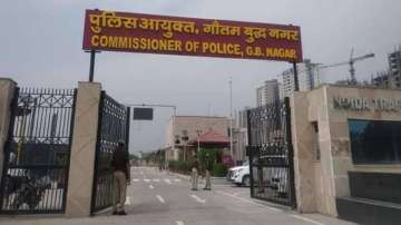Omicron scare: Cops in Gautam Buddh Nagar sensitise people about Covid protocols amid night curfew