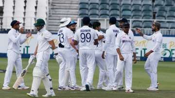 Indian team celebrating wicket of South Africa opener on Day 3 of the second Test