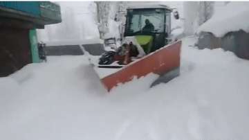 Jammu and Kashmir, Snowfall in Jammu and Kashmir, snow clearance operations, snowfall in Bandipora, 