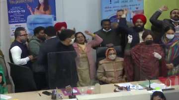 BJP's Sarabjit Kaur becomes Chandigarh mayor, defeats AAP rival by just 1 vote