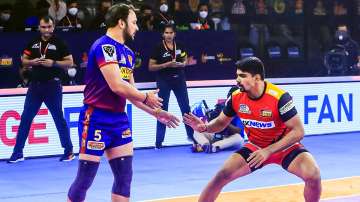 Pawan Sherawat during raid against Dabang Delhi KC in PKL 2021-22