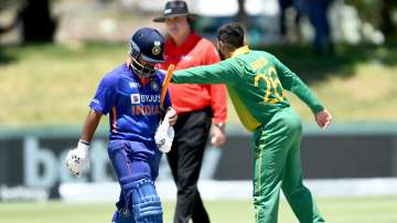 Tabraiz Shamsi of South Africa celebrate the wicket of Rishabh Pant (wkt) of India during 2nd ODI. 