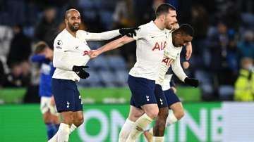Steven Bergwijn of Tottenham Hotspur celebrates with Lucas Moura and Pierre-Emile Hojbjerg in EPL.