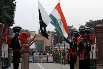 India-Pakistan exchange lists of nuclear installations and prisoners