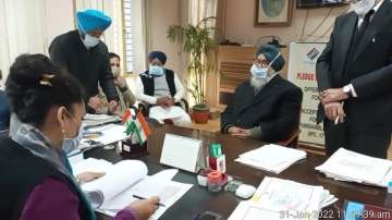 Parkash Singh Badal filed his nomination papers from Lambi. 