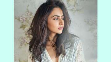 Jackky Bhagnani turns 'heart-eyed' as girlfriend Rakul Preet Singh drops sultry photo