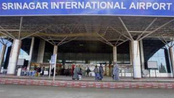 Jammu and Kashmir, jammu and kashmir snowfall, Srinagar Airport, Srinagar Airport cancels eight flig
