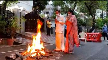 Venkaiah naidu, Usha naidu, bhogi, chennai, bhogi images, bhogi festival, bhogi celebration, bhogi p