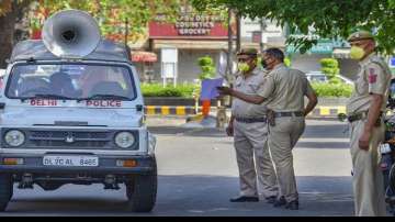 delhi businessman, delhi police, businessman kills staff