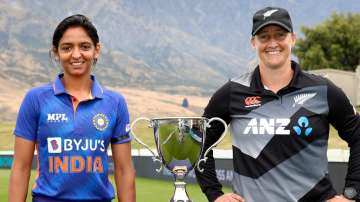 India women captain Harmanpreet Kaur (left) with New Zealand women skipper Sophie Devine (left)
