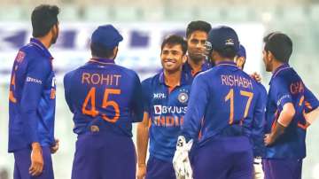 India beat West Indies by 6 wickets in the 1st T20I at Eden Gardens, Kolkata. 