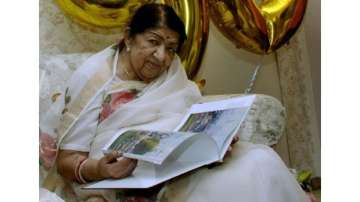 Lata Mangeshkar, Lata Mangeshkar Death, Lata Mangeshkar passes away, Lata Mangeshkar dead, Lata Mang