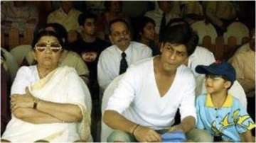 Lata Mangeshkar with Shah Rukh Khan, Aryan Khan