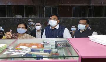 Mumbai: Health Minister Mansukh Mandaviya pays surprise visit to 'Jan Aushadhi Kendra'