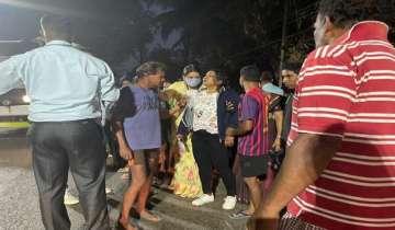 Goa: Smriti Irani helps accident victim on her way to campaign venue