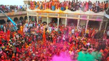 Reasons why you should celebrate Holi 2022 in Mathura and Vrindavan this year!