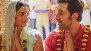 Ranbir Kapoor-Alia Bhatt Wedding: 1 Lakh for 'joota churai' to special wedding gift, here's what's e