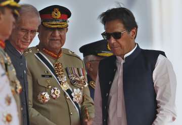 Imran Khan, general Bajwa