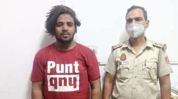 Delhi Police arrests one Sohail after he was seen giving threats in a video.