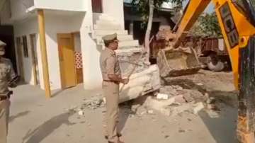 bulldozer baba, buldozer, yogi adityanath, uttar pradesh, UP, cops, Saharanpur bulldozner, saharanpu