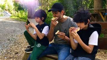 Hrithik Roshan with sons Hridaan and Hrehaan