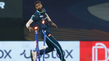 Hardik Pandya hits bulls eye to remove Sanju Samson