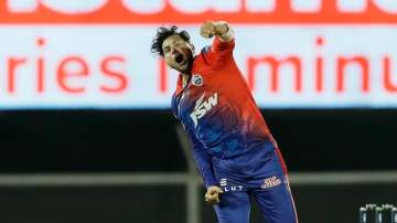 Kuldeep Yadav celebrates after wicket of KKR captain Shreyas Iyer in IPL 2022
