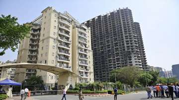 Supertech, SUptertech twin towers, Apex, Ceyane, Central Building Research Institute ,Noida news, Su