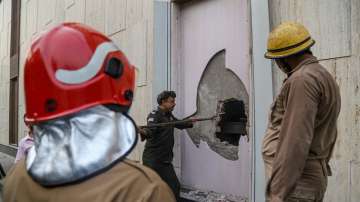 delhi fire, delhi banquet hall fire, atlantis banquet hall